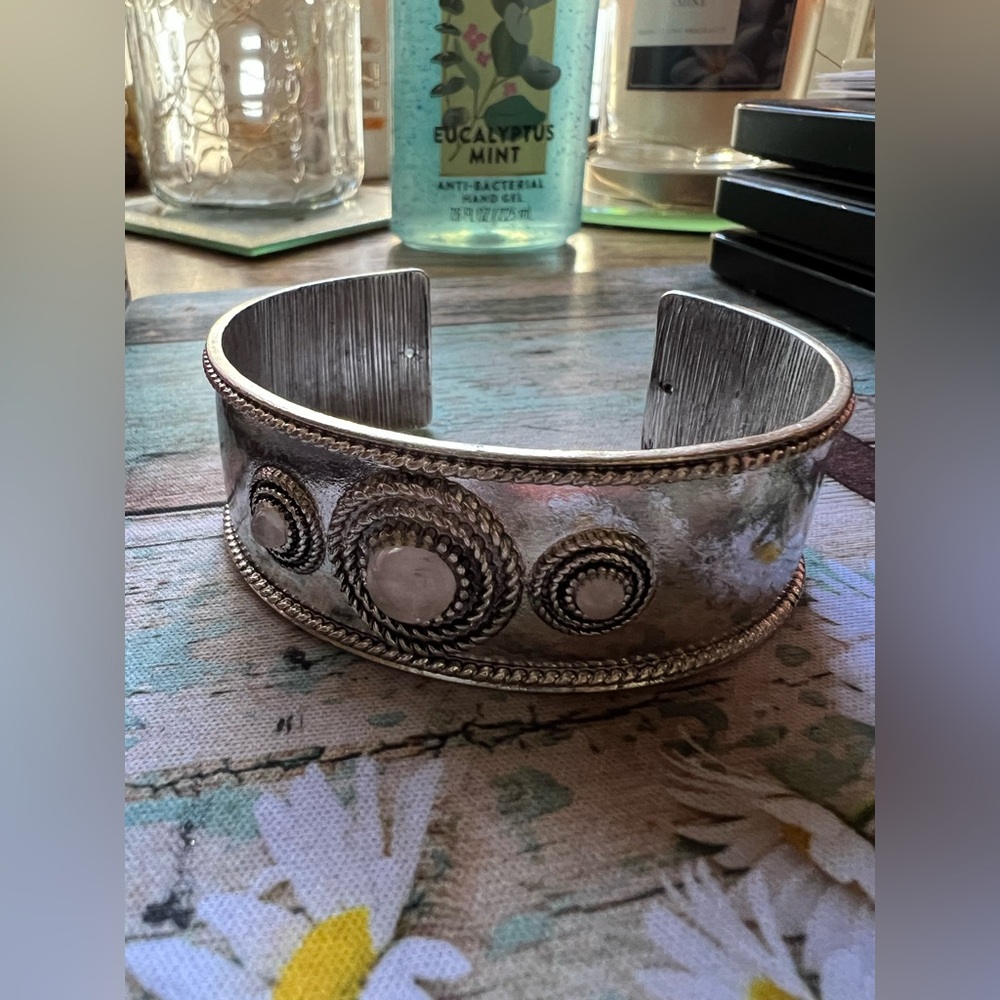 Shyanne Women’s Cuff Bracelet 🌸